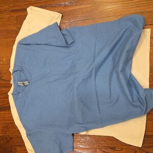 2 Gildan tshirt bundle